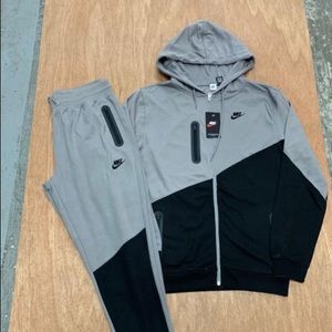 Nike sweatsuit